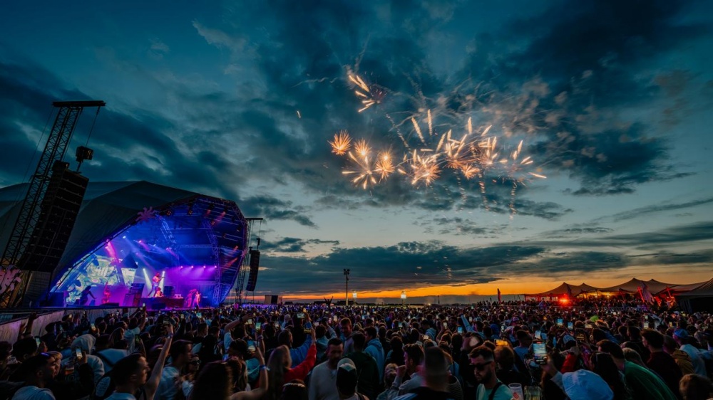 Ostend Beach SUPER EARLY BIRDS